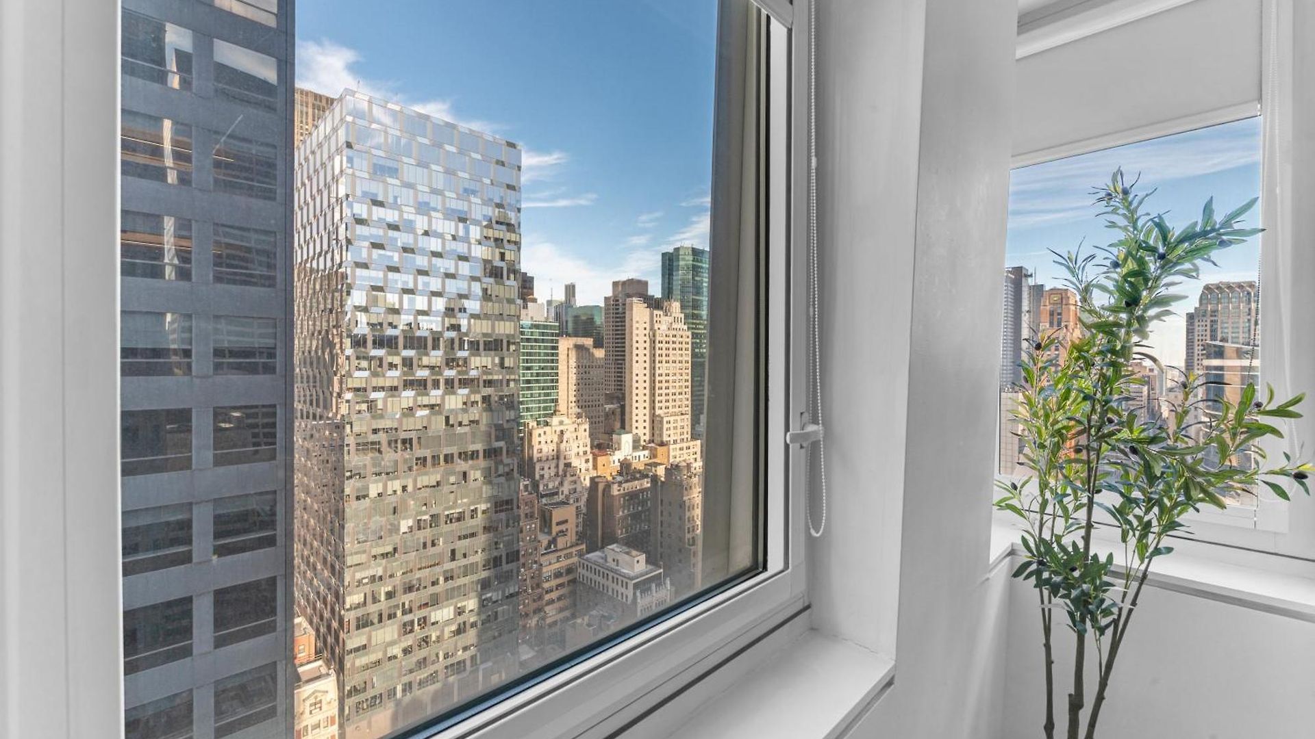 Elegant Midtown Retreat, Views, Steps To Times Square * New York