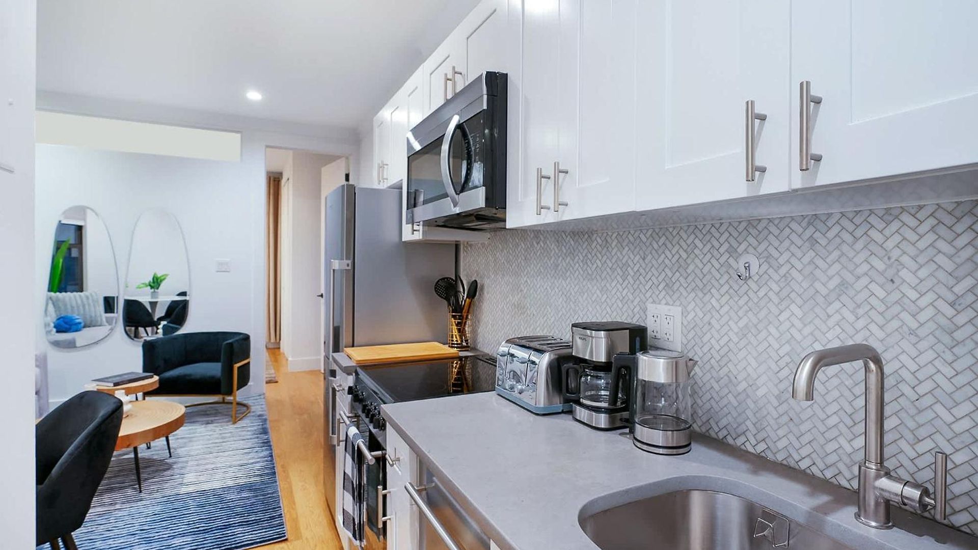 1290-8 New Renovated 2 Bedrooms In Ues