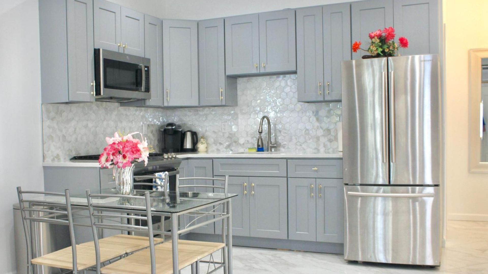 2-bedroom 15 Minutes From Manhattan In Lic Astoria Queens Apartment *