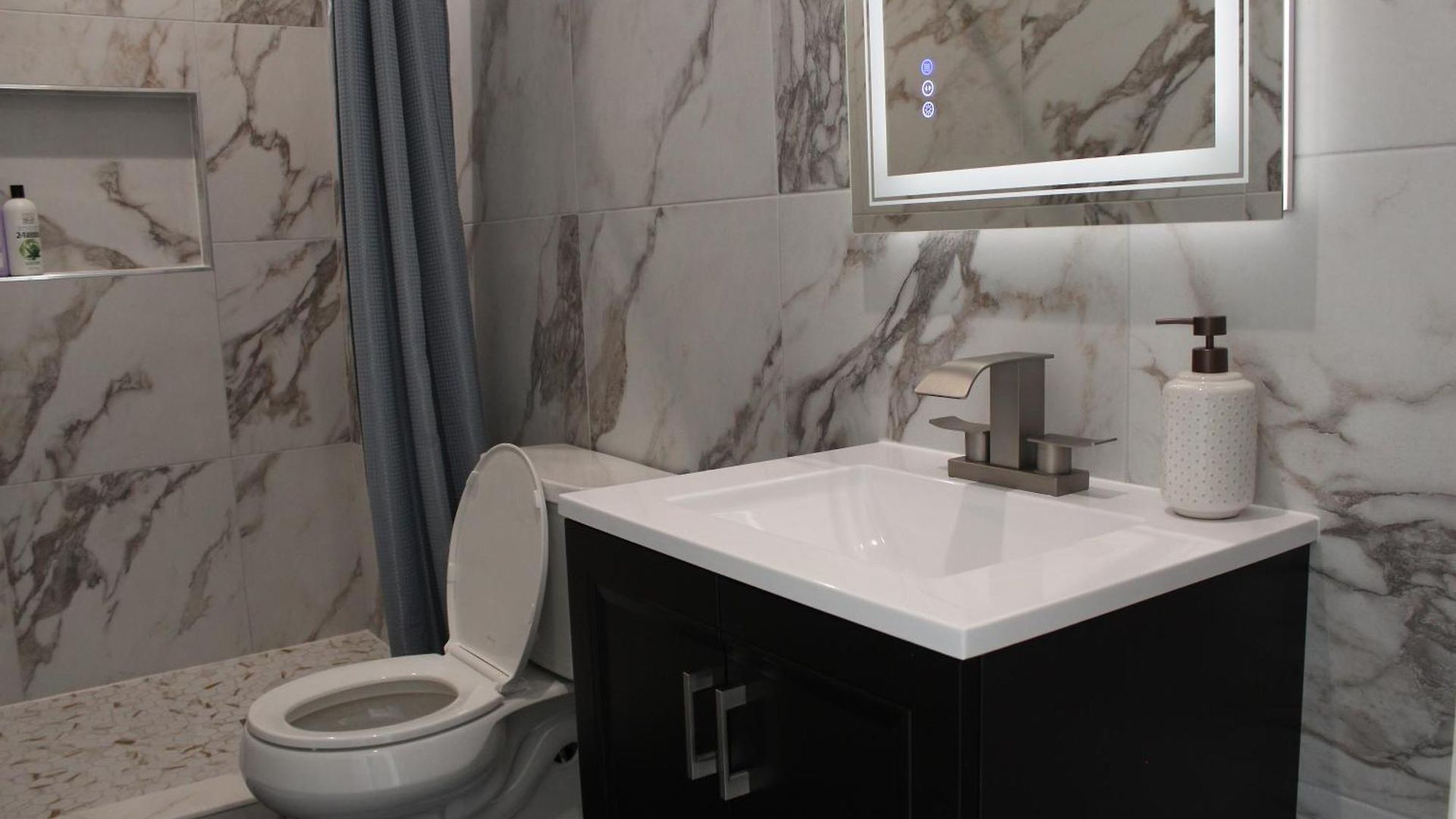 Apartment 15 Minutes From Manhattan 2-bedroom In Lic Astoria Queens