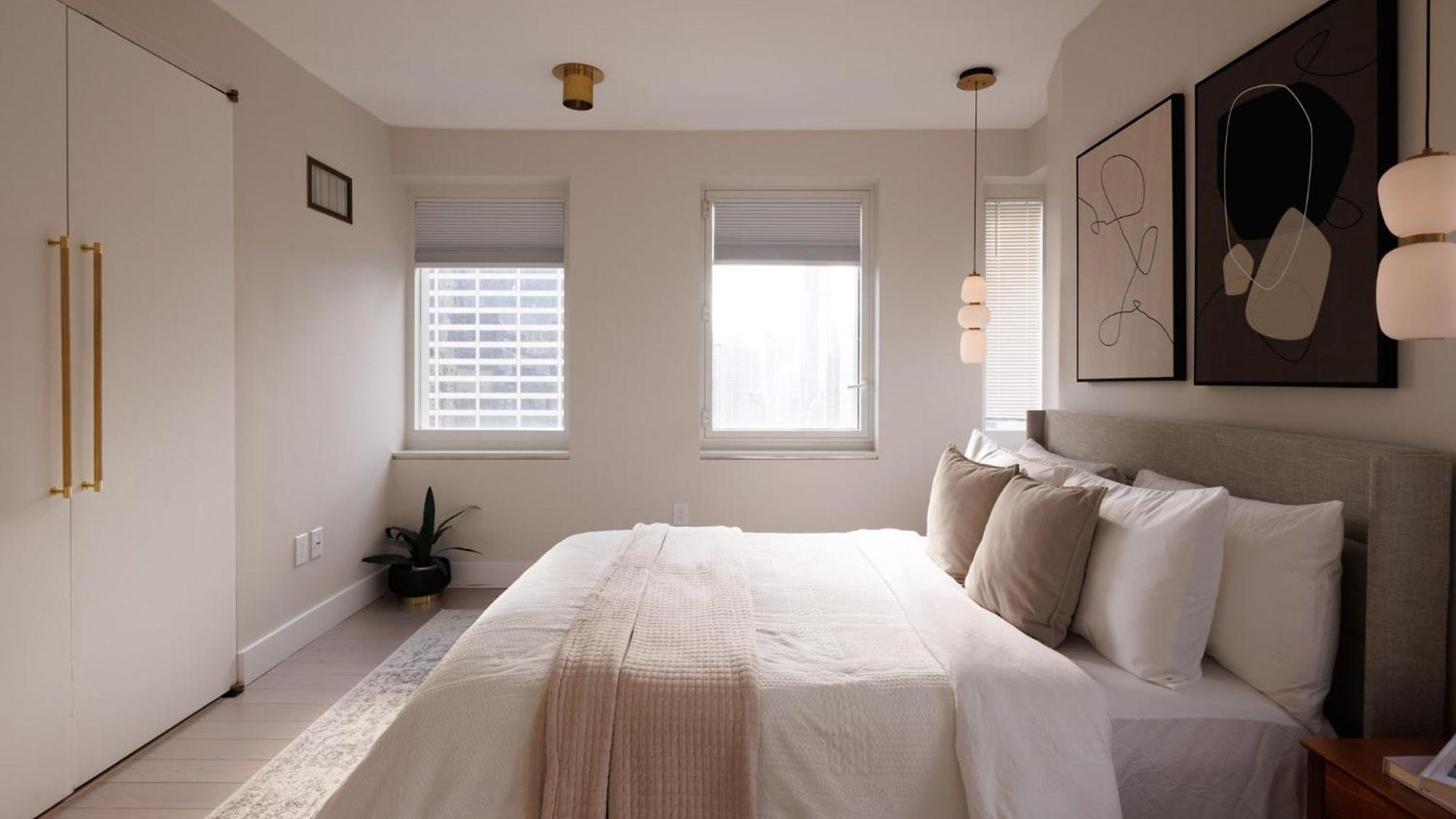 Rare Luxurious 1 Block From Time Square New York