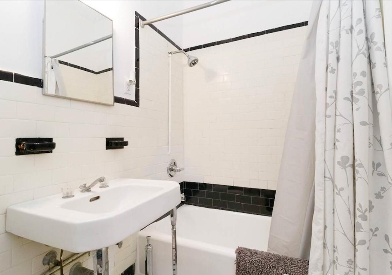 Outdoor Space Washer Dryer Dishwasher 3beds Apt, June To Aug 90 Days Required *