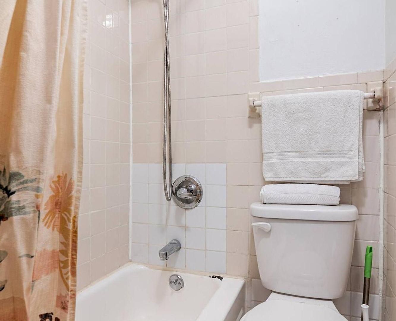 89-2r 1br Upper East Side Apartment New York