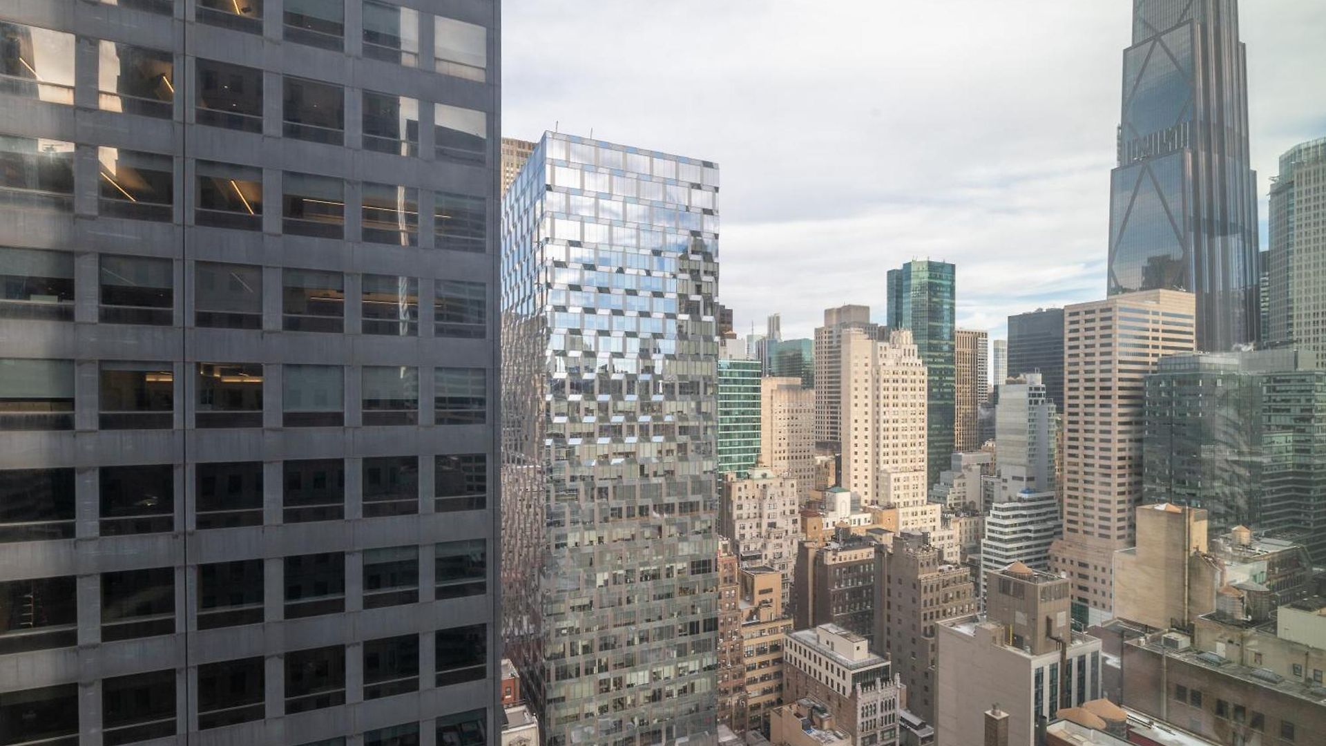 Elegant Midtown Retreat, Views, Steps To Times Square *