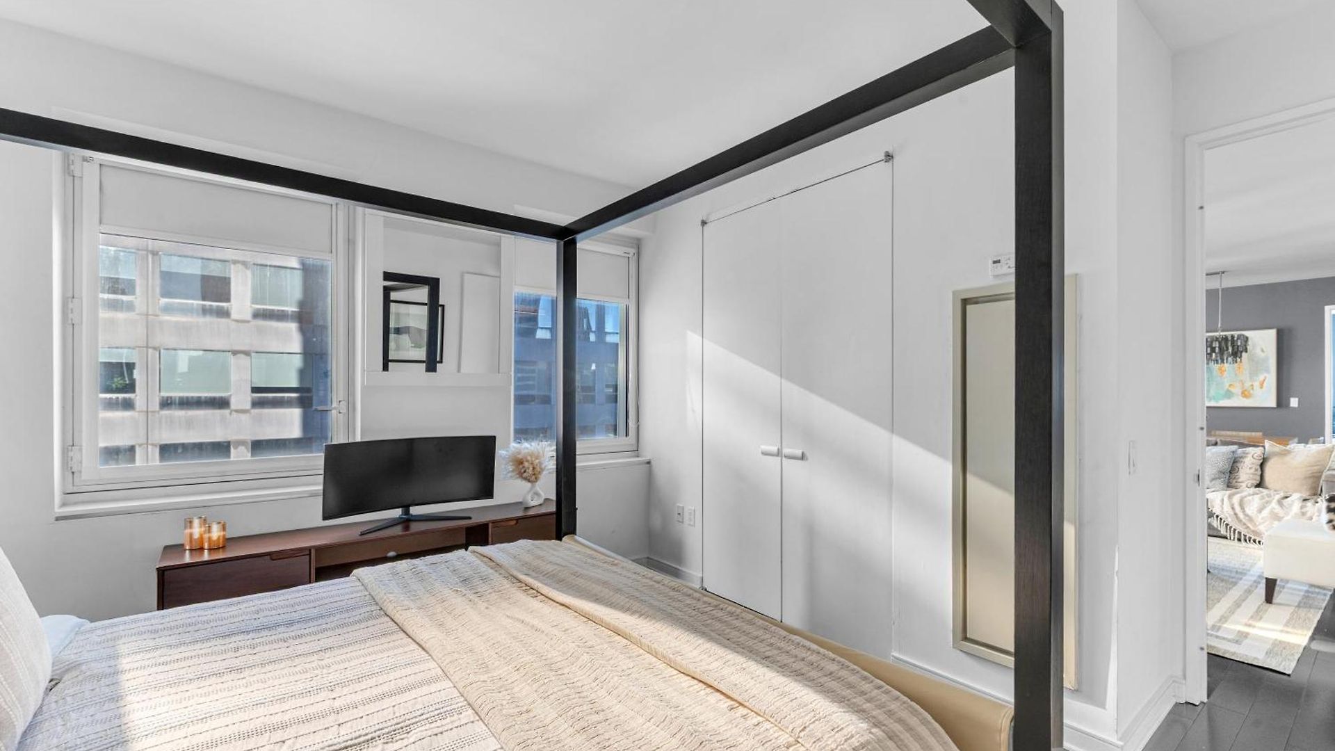Apartment Elegant Midtown Retreat, Views, Steps To Times Square New York