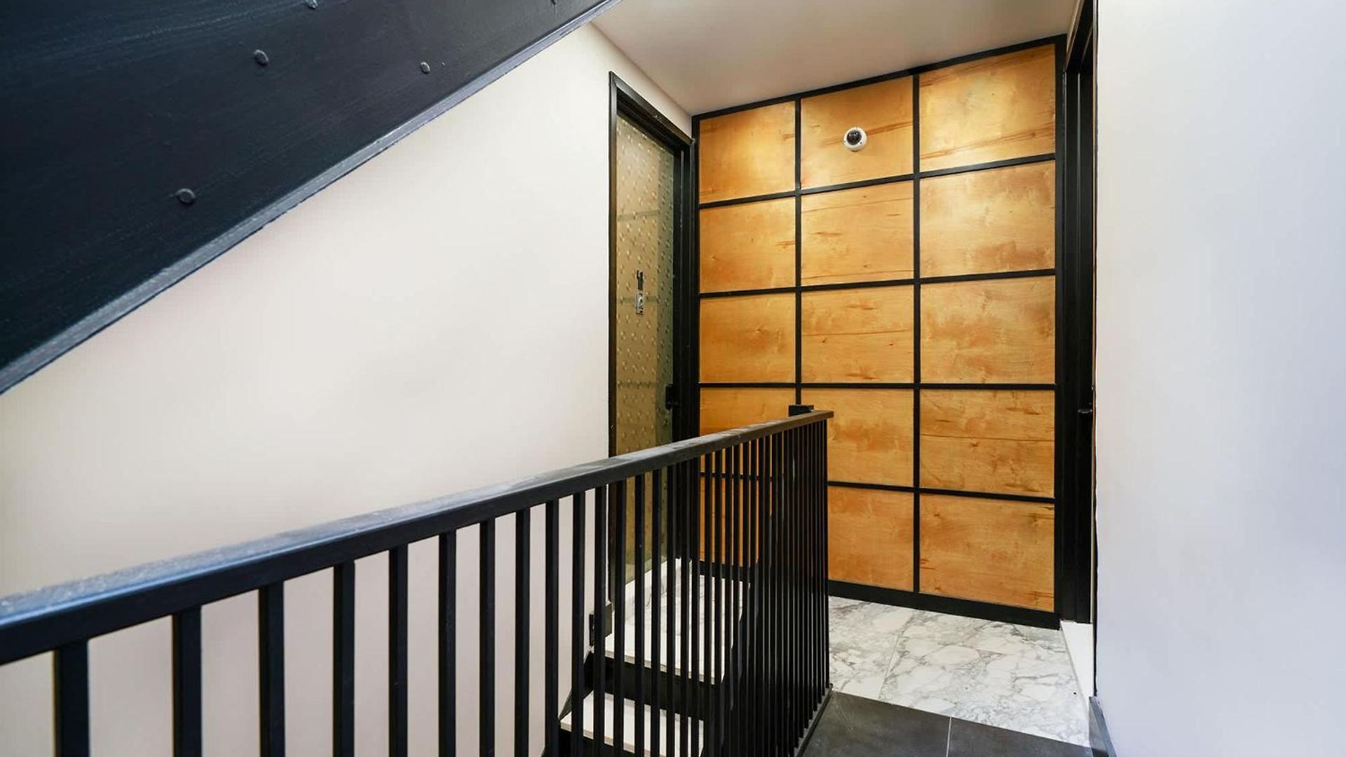 Apartment 78-4b New Quality 1br W&d In Unit Skylights