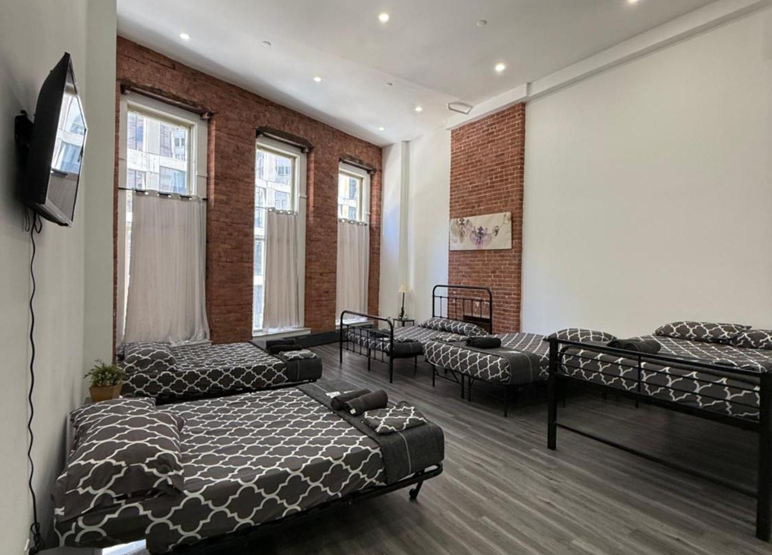 31 Street Broadway Apartment *