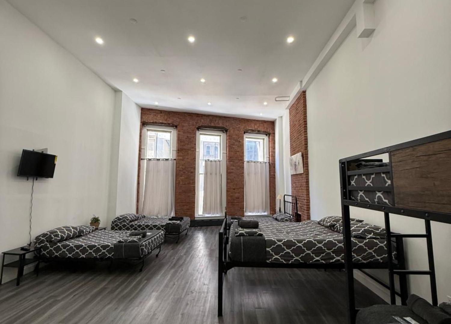 31 Street Broadway Apartment *