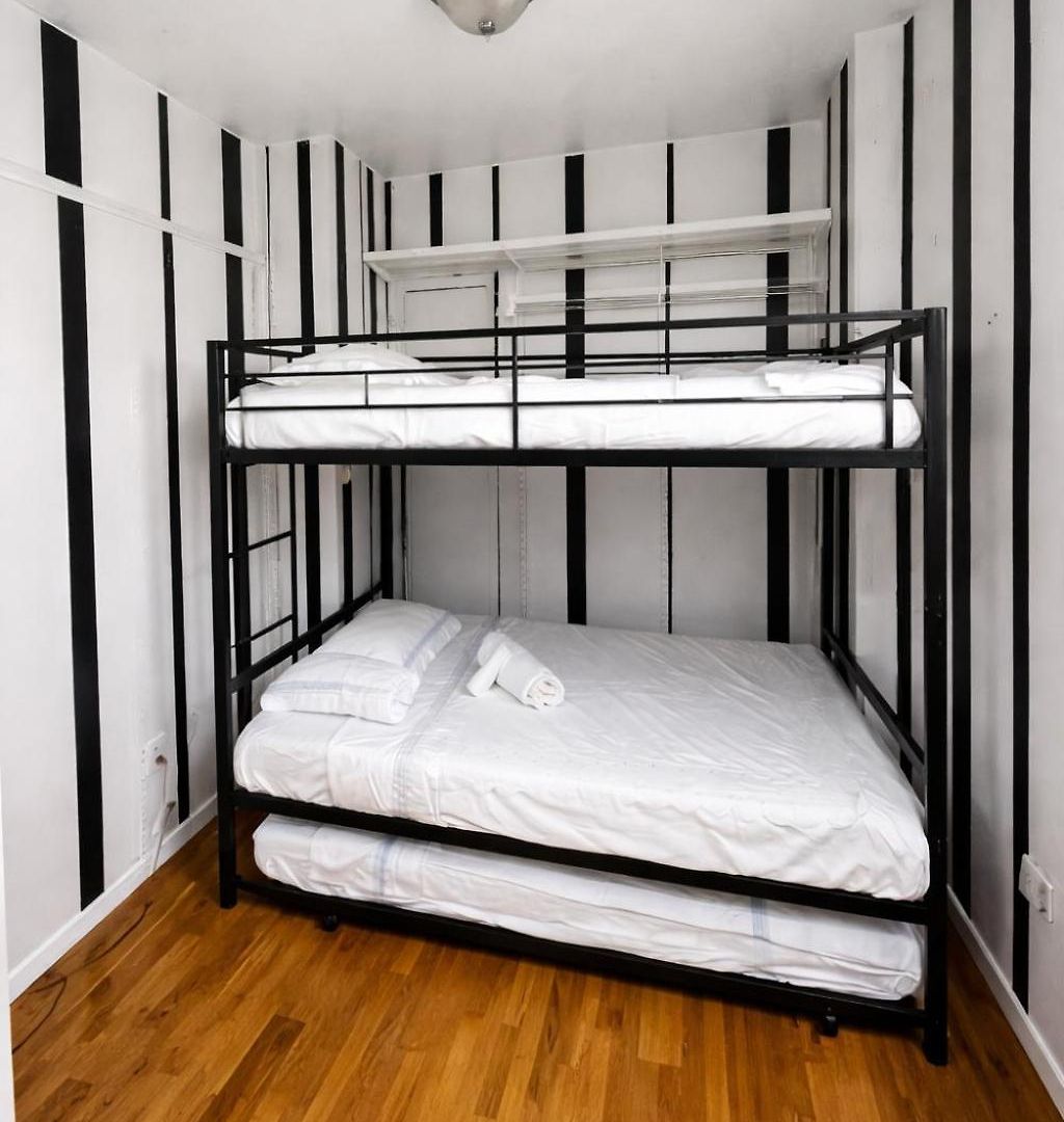 Next To Manhattan 2 Bedrooms - Subway 20 Steps, Manhattan 1 Stop Apartment