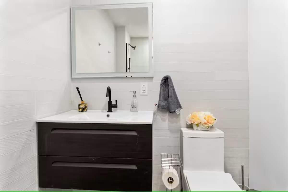 Luxury 3br Duplex W Private Patio In Upper East New York