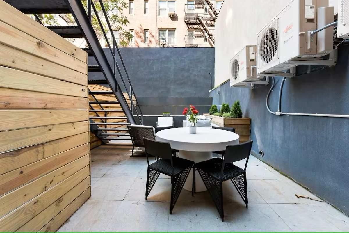 Apartment Luxury 3br Duplex W Private Patio In Upper East *
