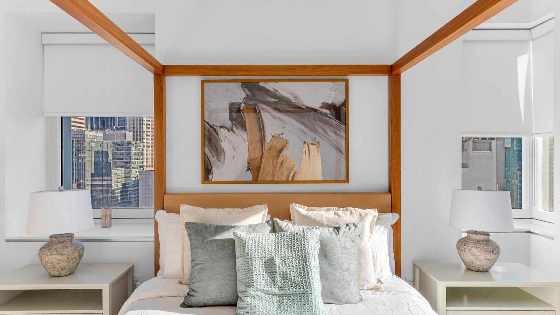 Lavish Two-story Retreat In The Heart Of Manhattan Apartment