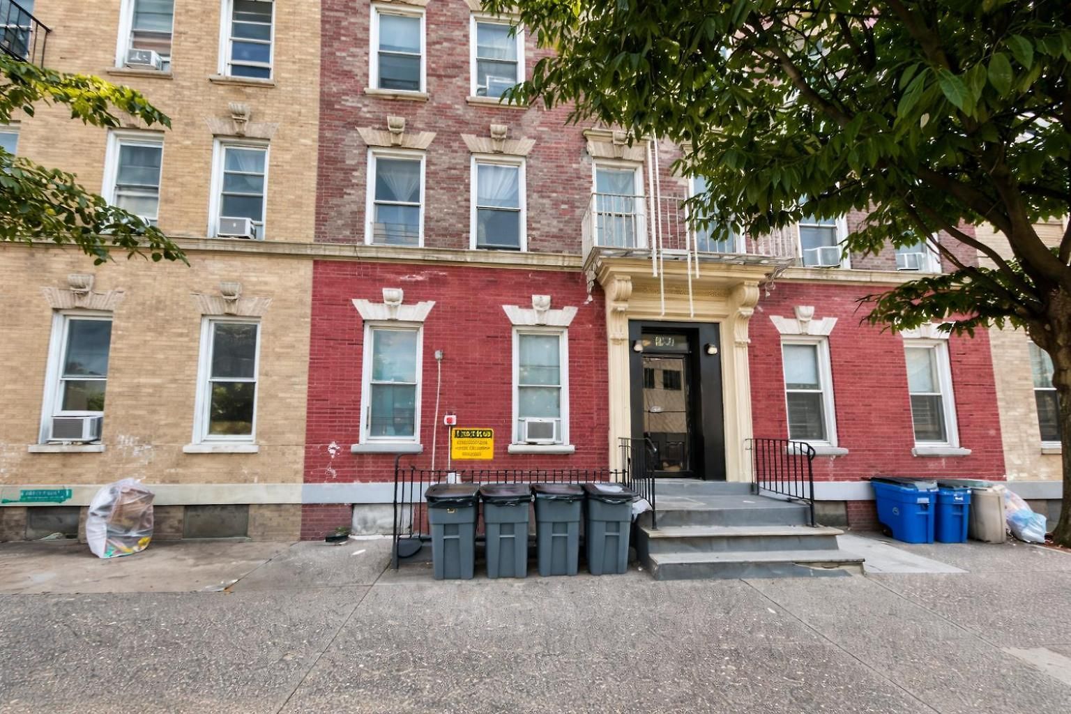 Next To Manhattan 2 Bedrooms - Subway 20 Steps, Manhattan 1 Stop Apartment *