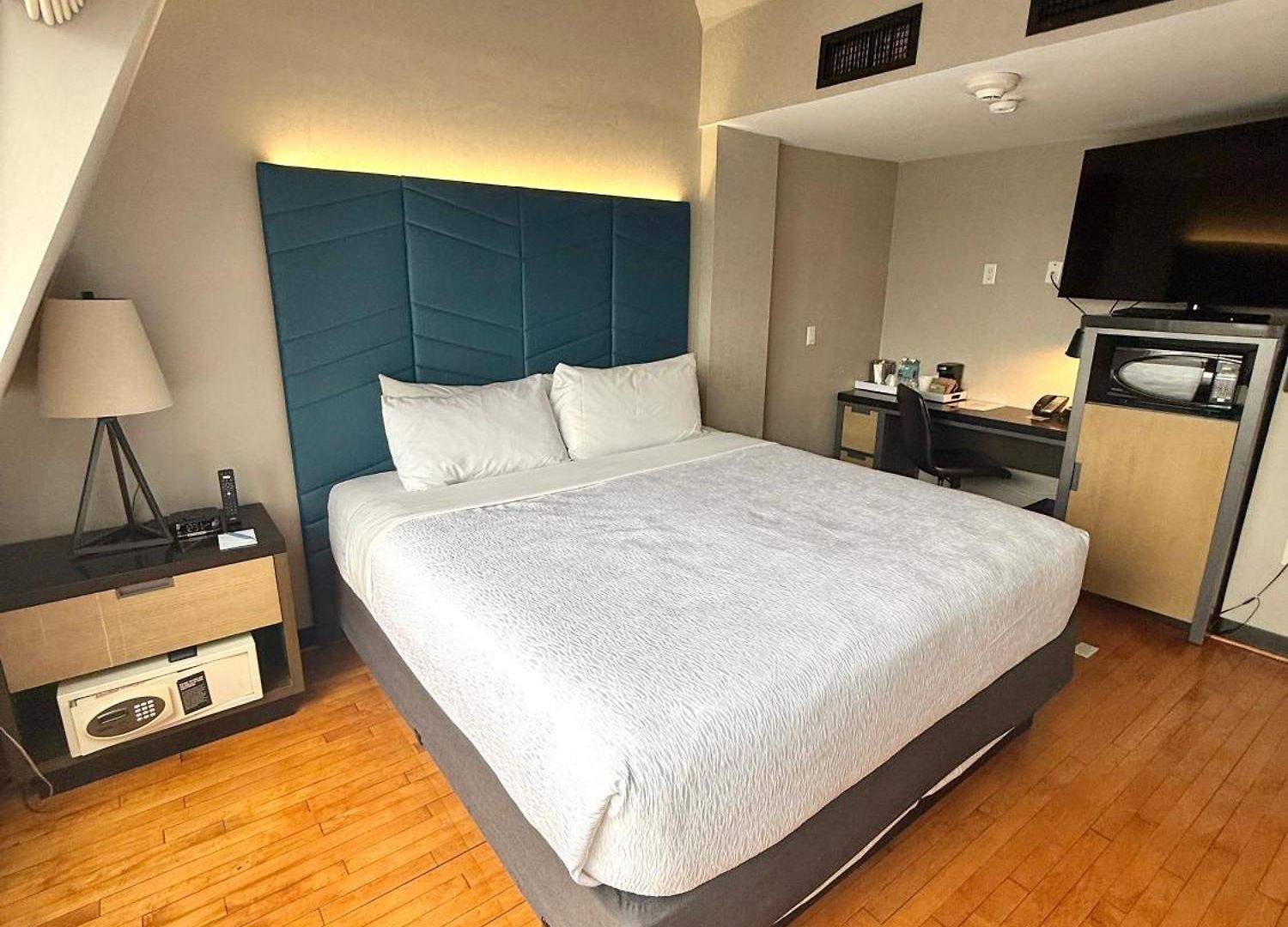 Hotel Four Points By Sheraton Manhattan Soho Village 3*