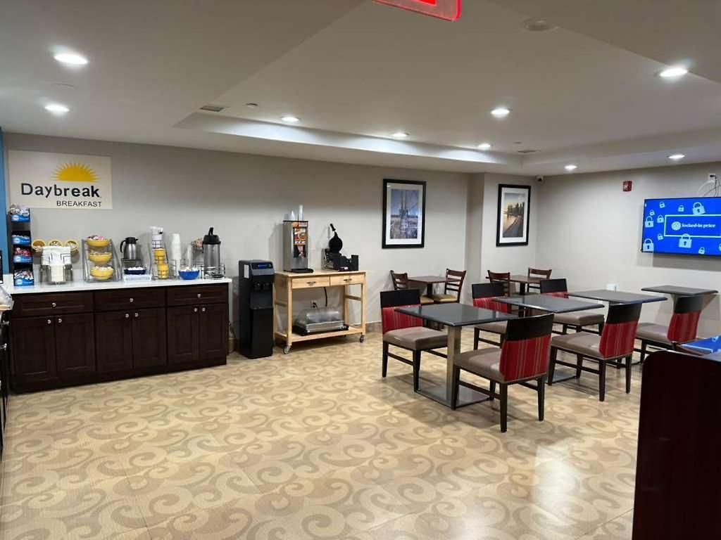 Hotel Days By Wyndham Brooklyn Marine Park New York