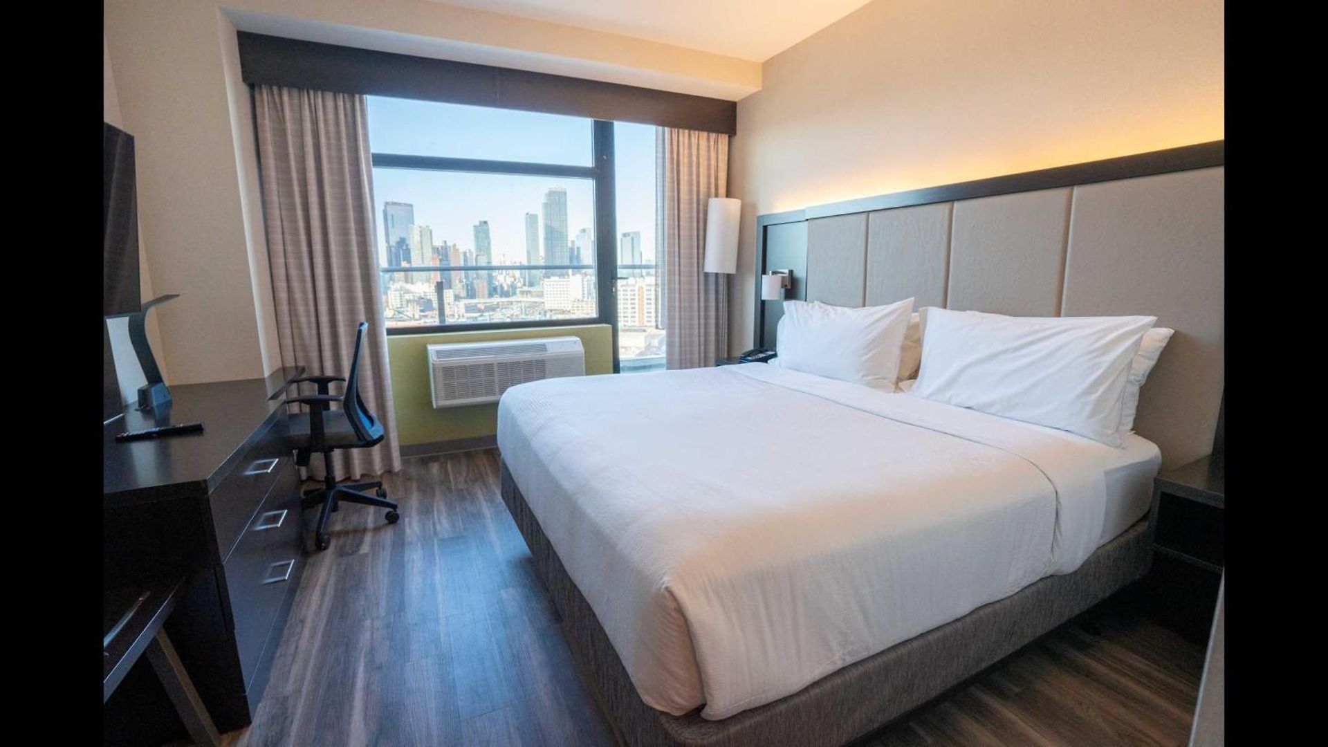 Express Long Island E - By Ihg 3*