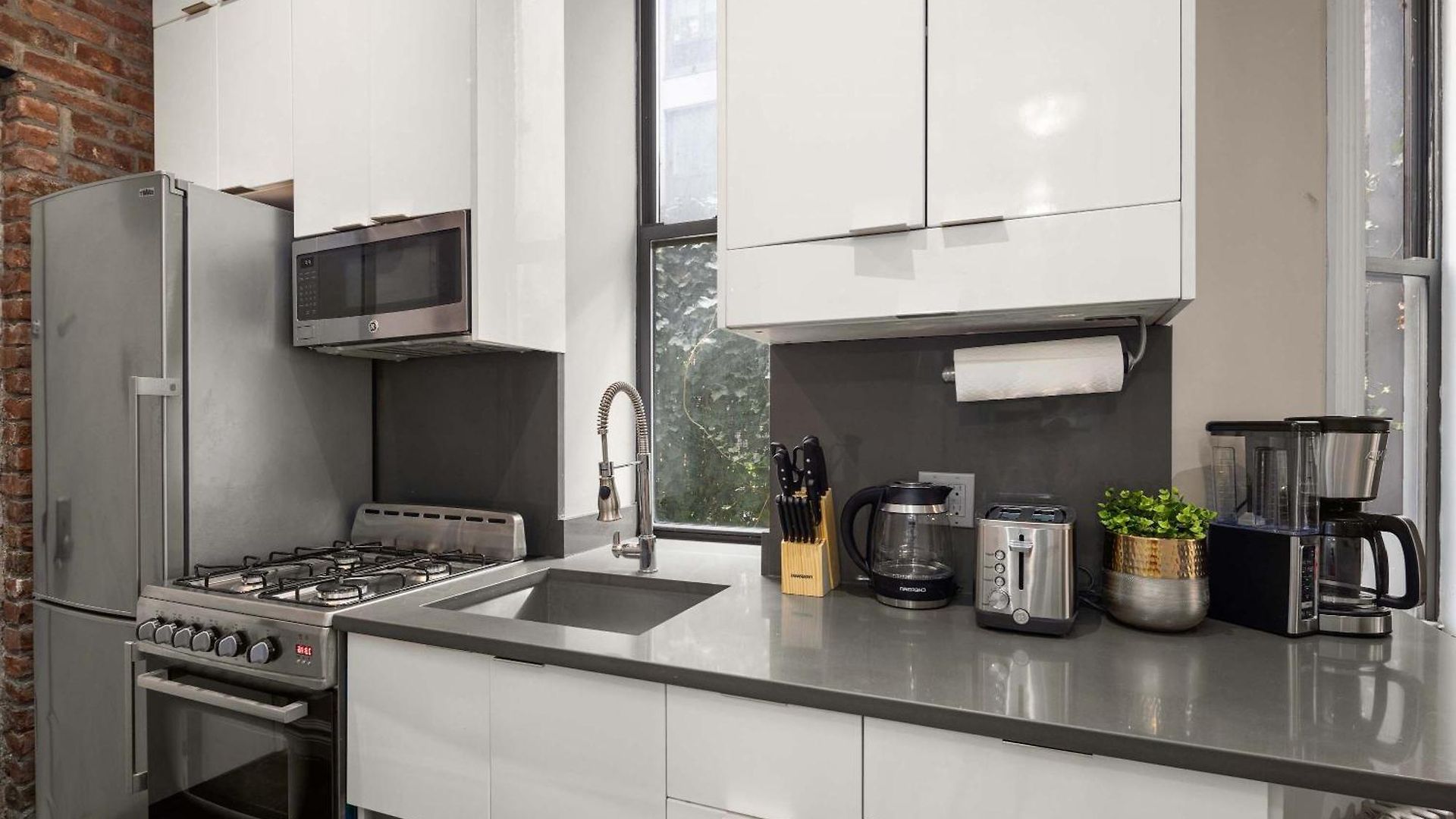 Sophisticated In Vibrant Manhattan New York