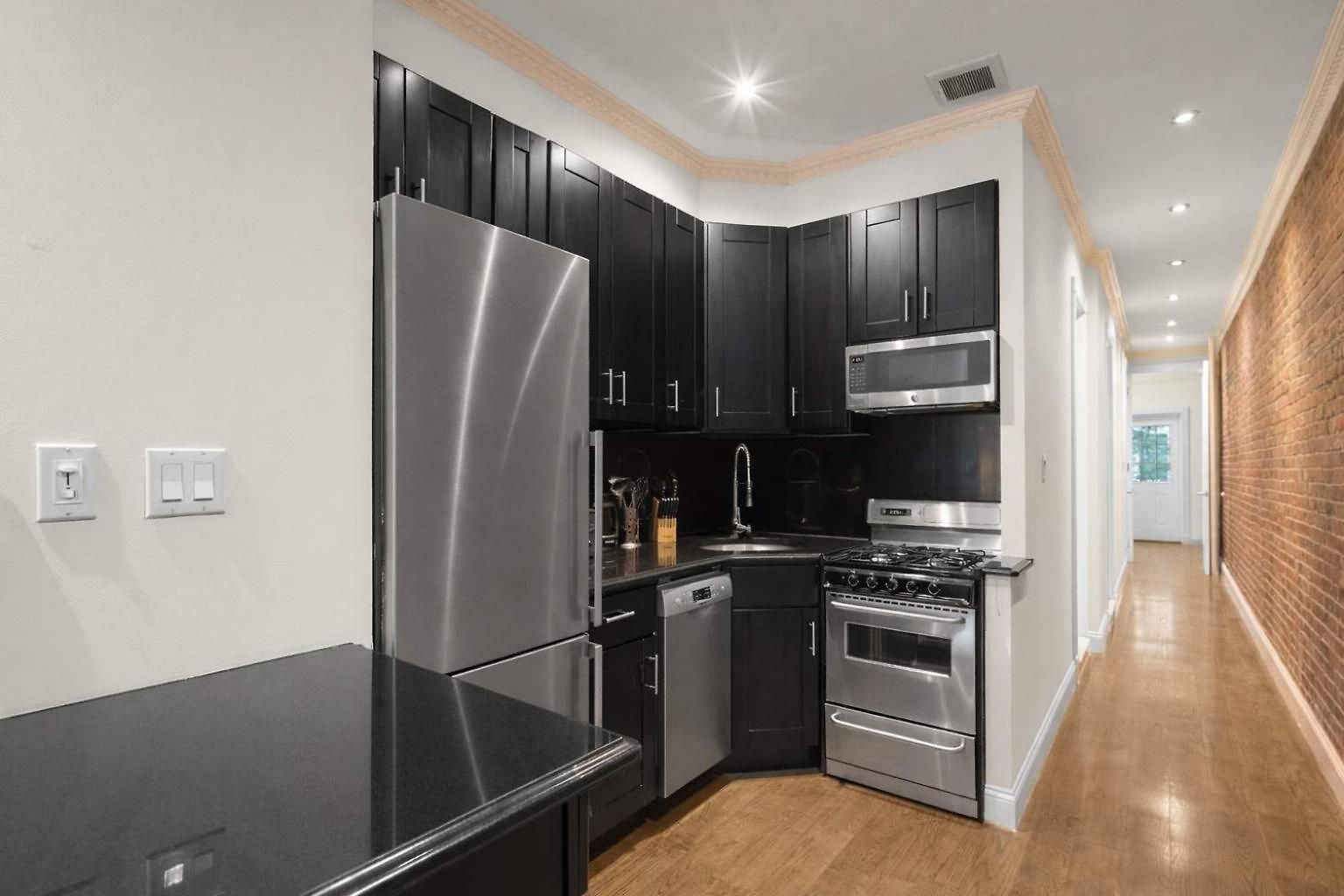 Apartment Stylish East Side Escape Steps From Fun New York