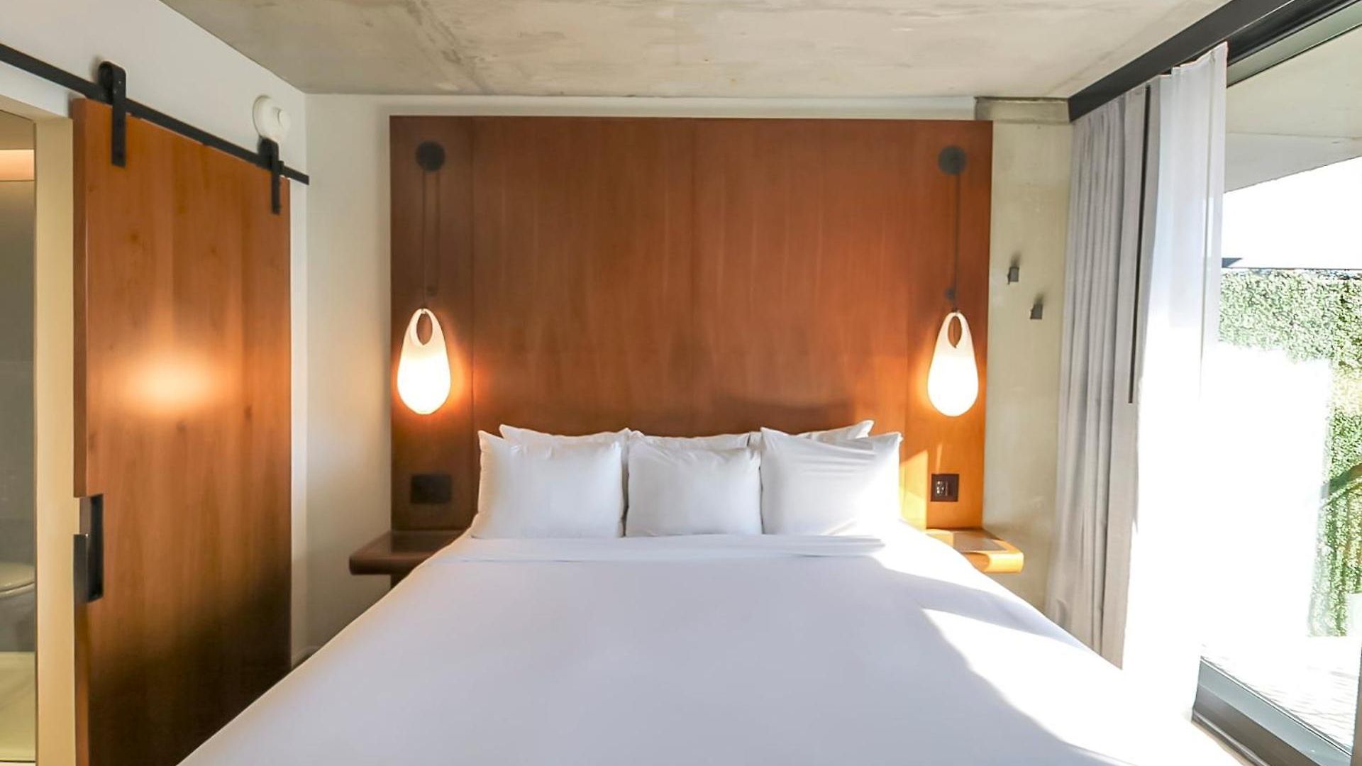Merchant Les Hotel