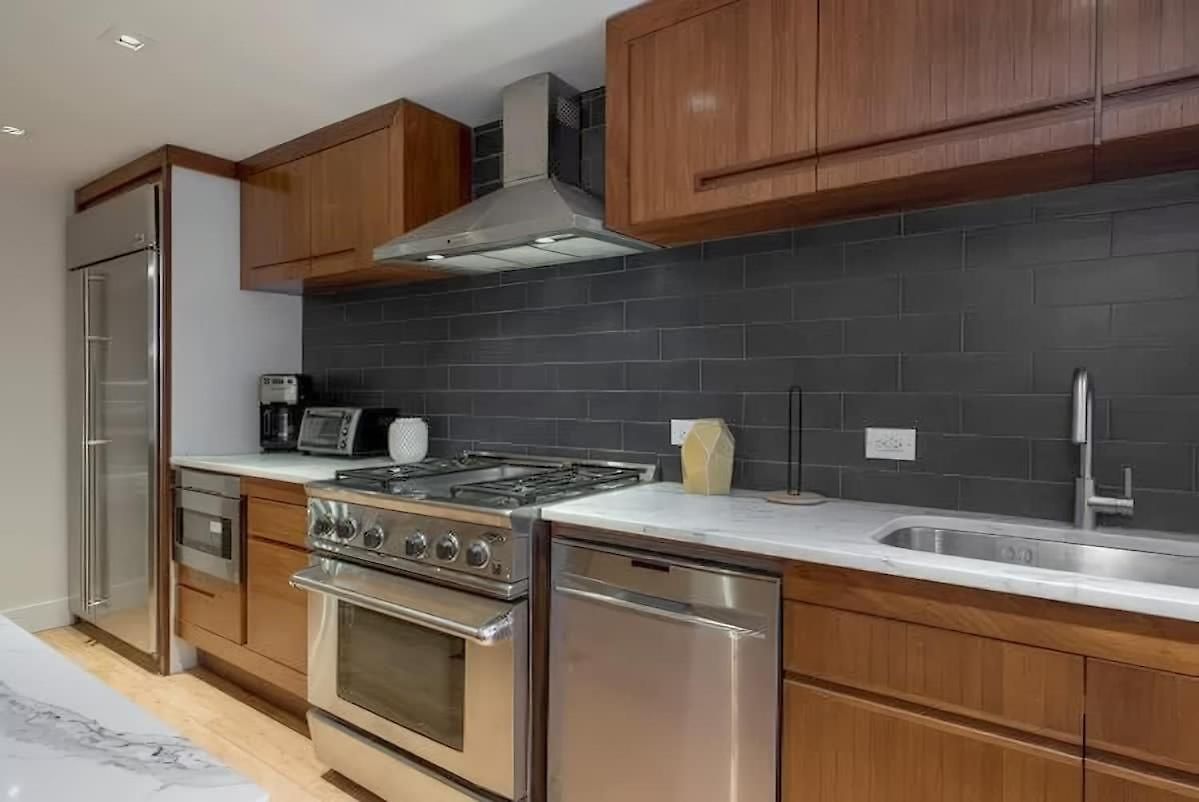 Modern Townhouse In Historic Harlem *