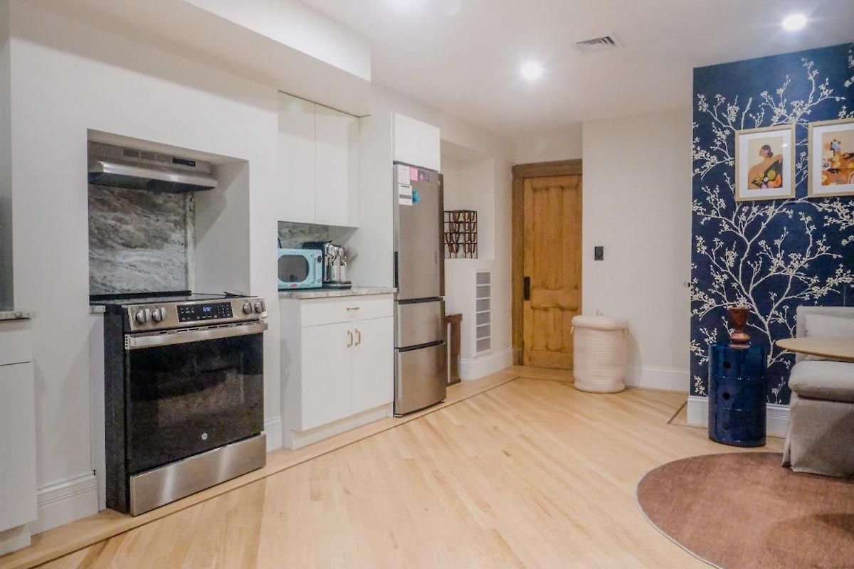 Villa Charming Garden Lvl Brownstone New York