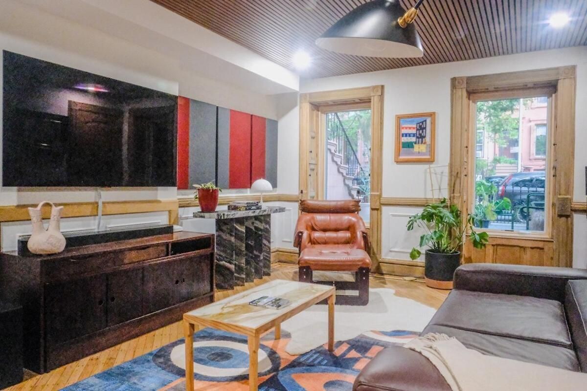 Villa Charming Garden Lvl Brownstone