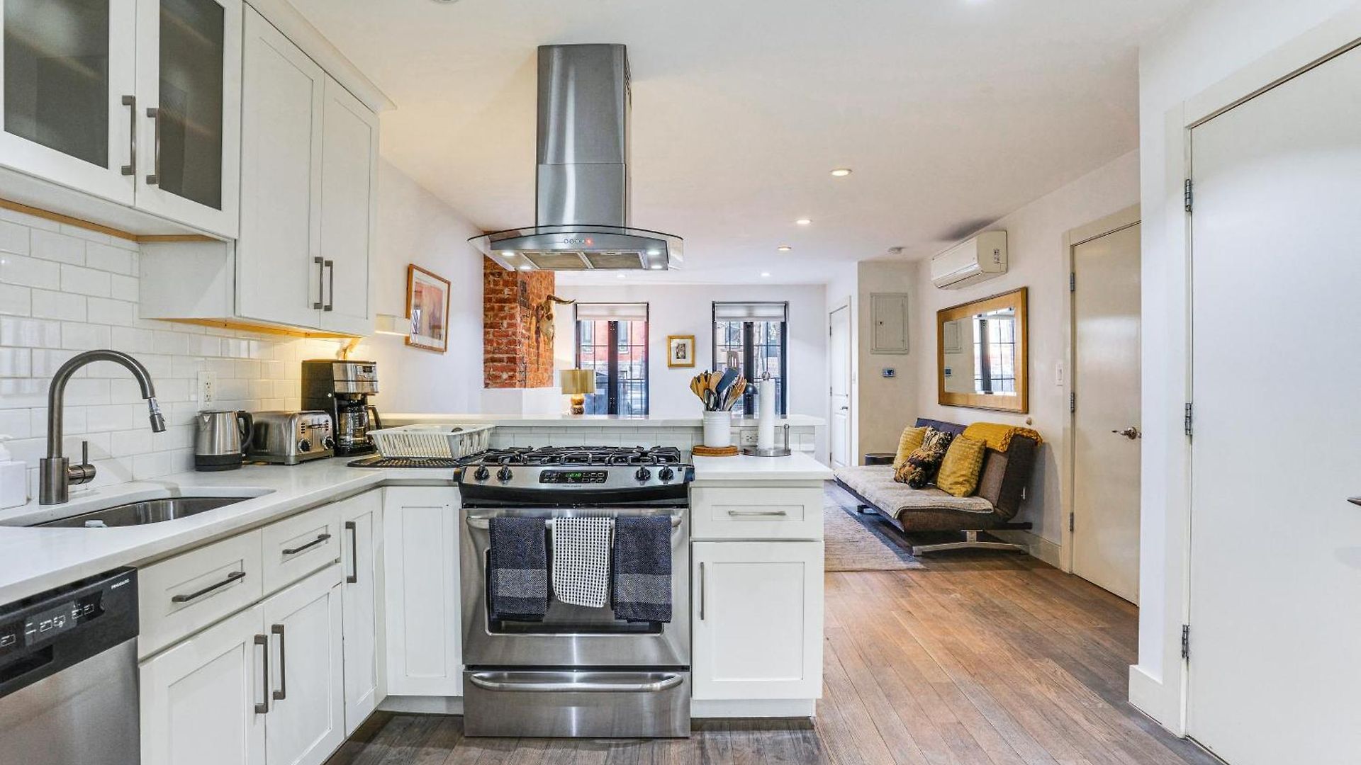 Shared Yard Space! Garden-level Unit In Bed-stuy *