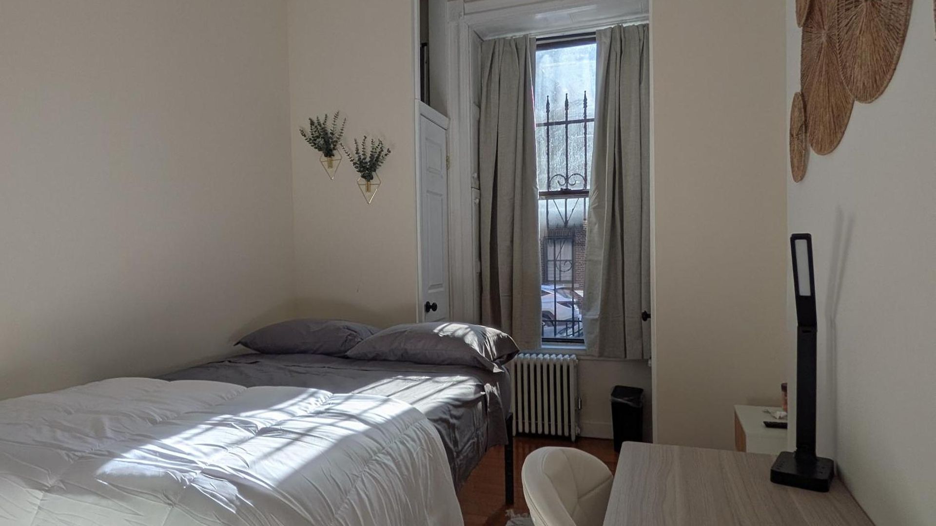 The Midtown Sanctuary - Private Silent At Times Square Guest house