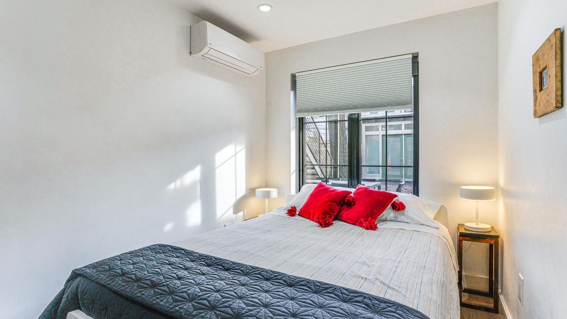 Shared Yard Space! Garden-level Unit In Bed-stuy Holiday home *