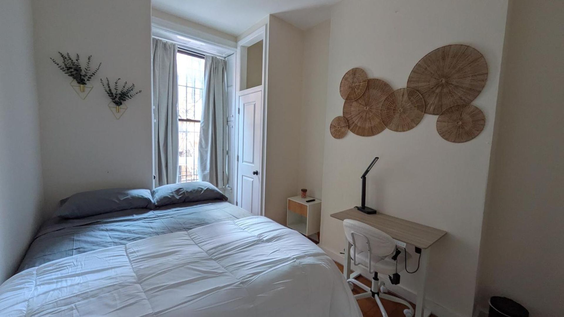 The Midtown Sanctuary - Private Silent At Times Square Guest house New York