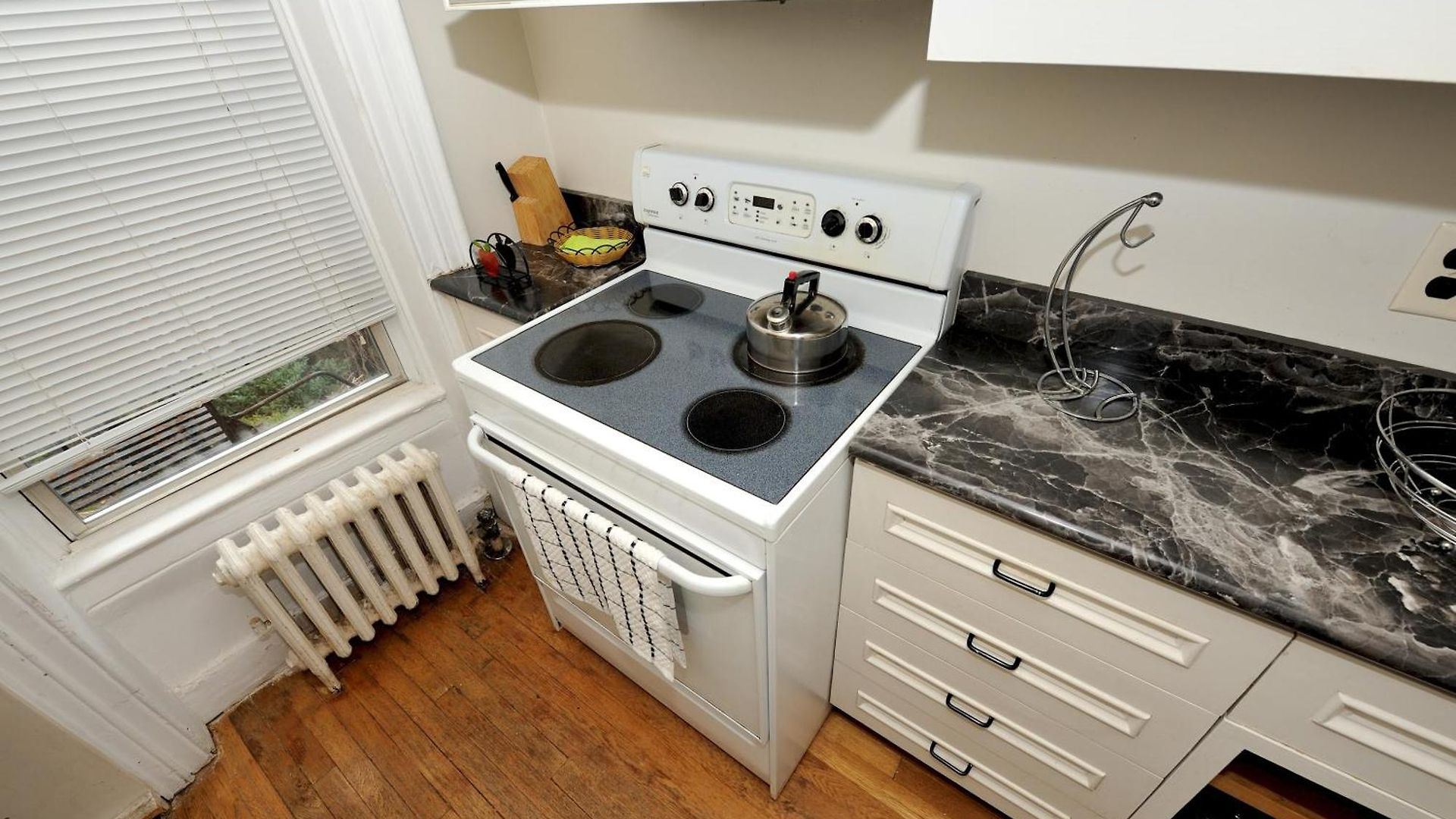 Comfy 3 Bedroom 1 Bath In Nyc Apartment