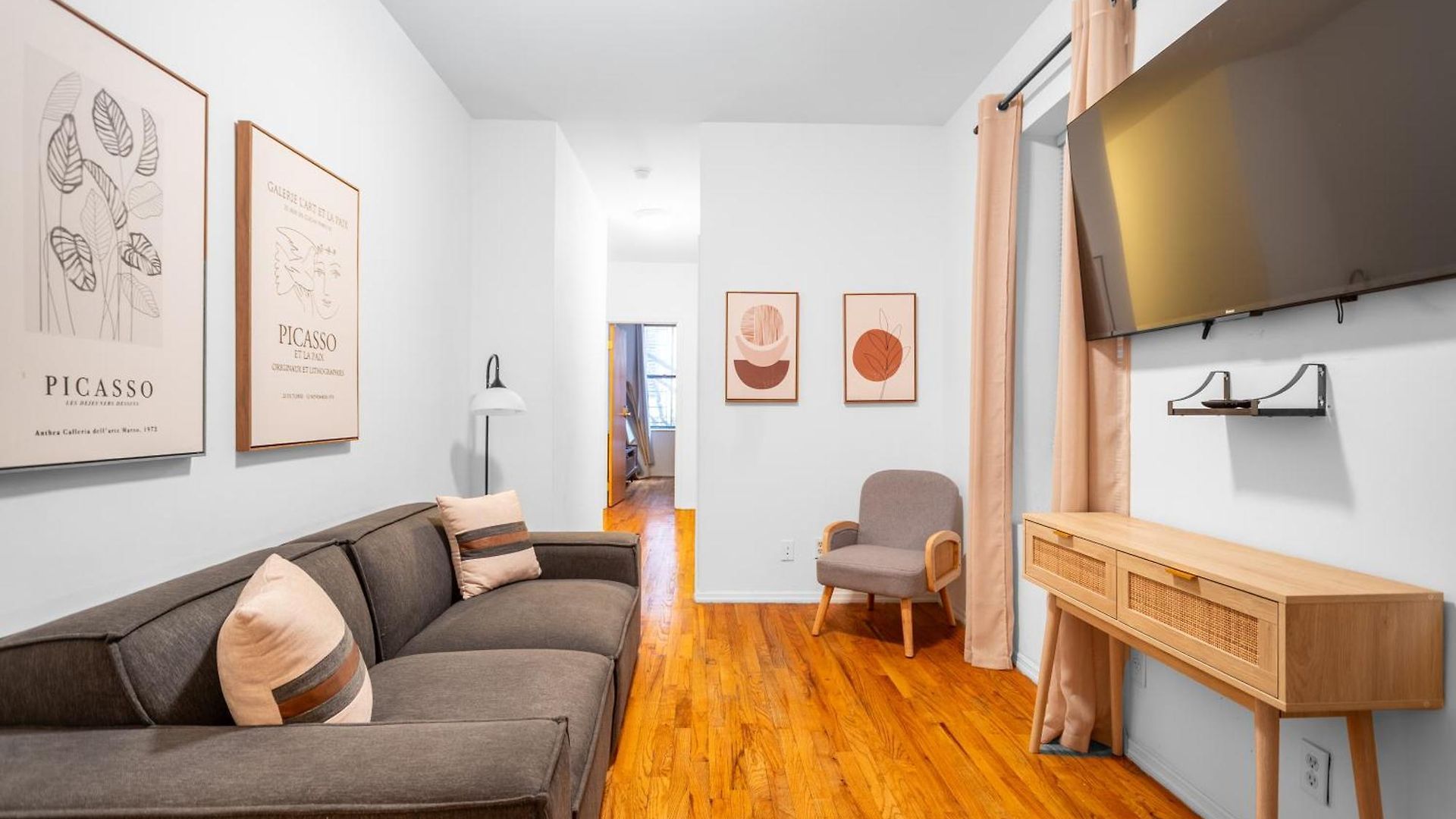 2-bedroom In Hells Kitchen - Manhattan! Apartment *