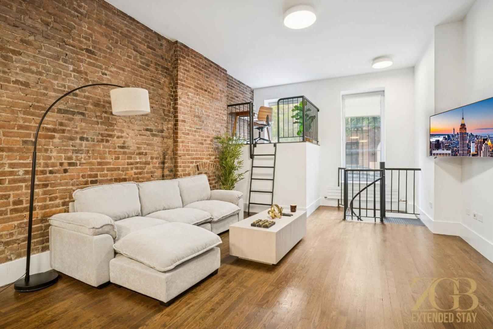Charming Ues 1br Duplex Near Park