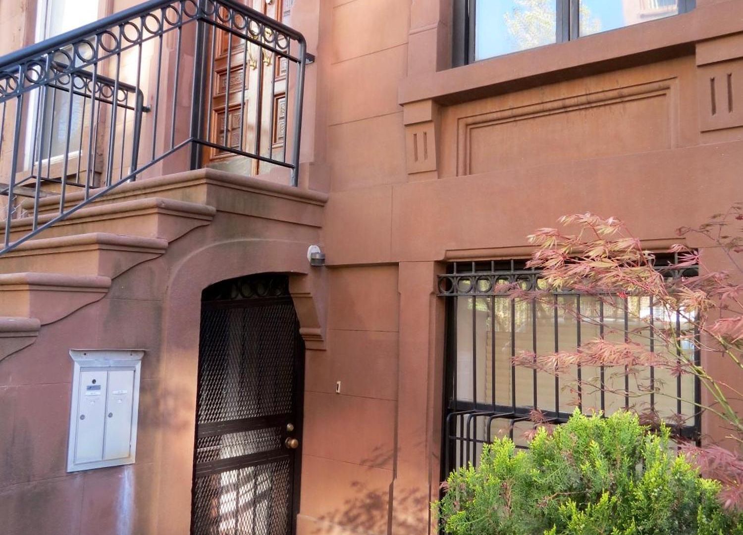 Rated 1br - Lenox 127 * New York
