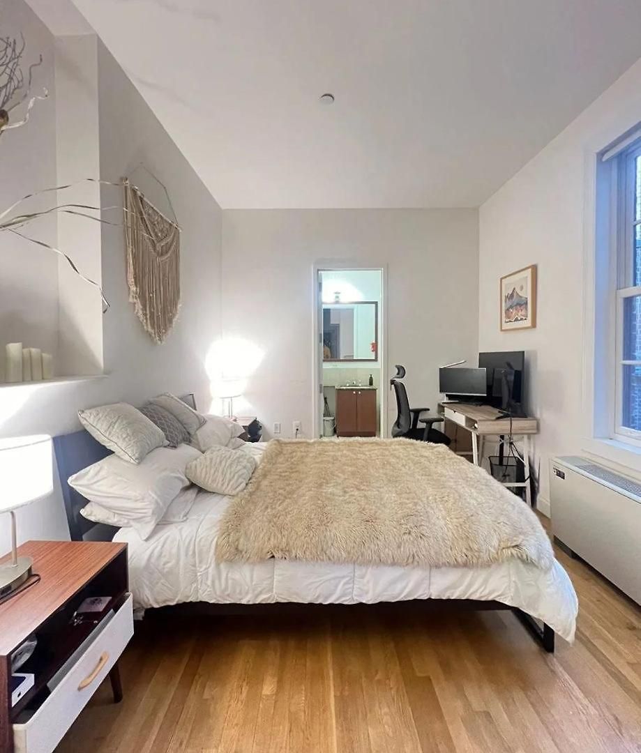 Noho Luxury Building 1br With Living With Pool And First Floor