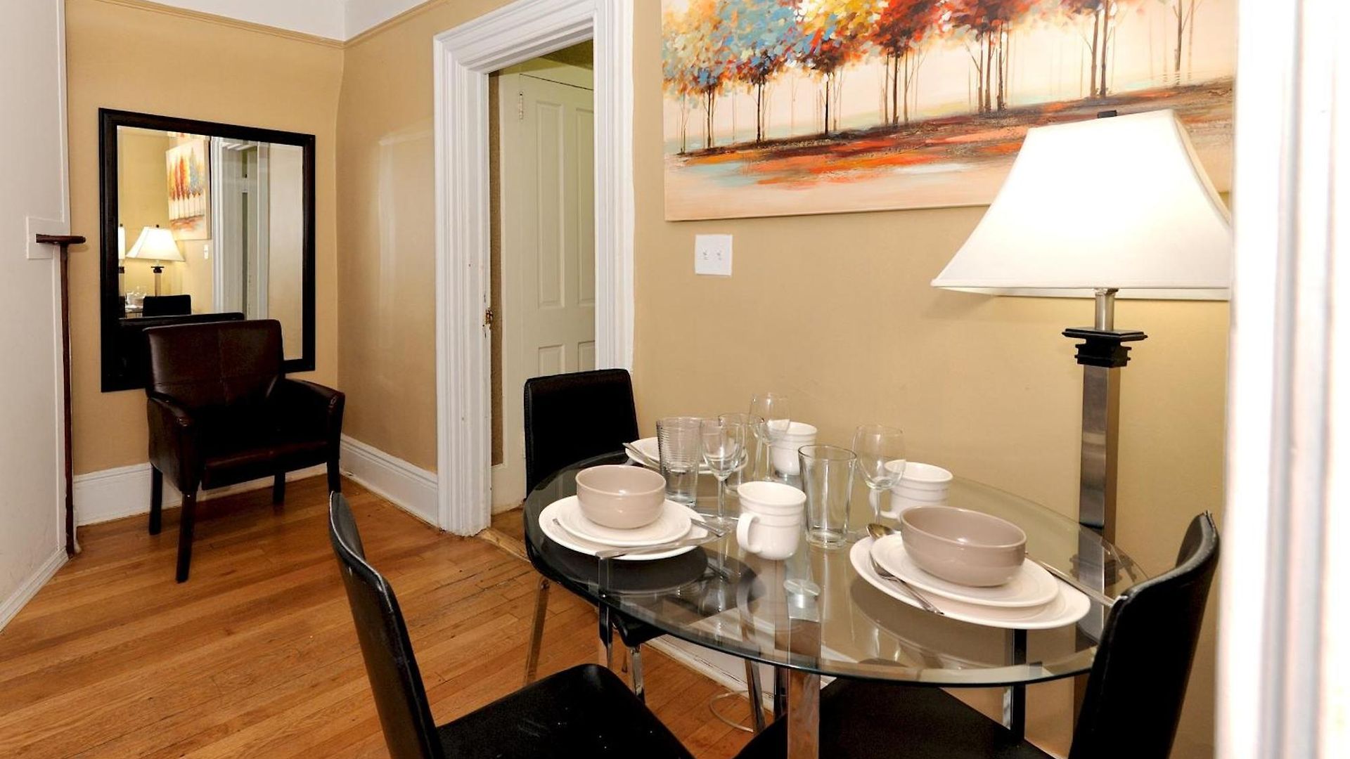 Comfy 3 Bedroom 1 Bath In Nyc *