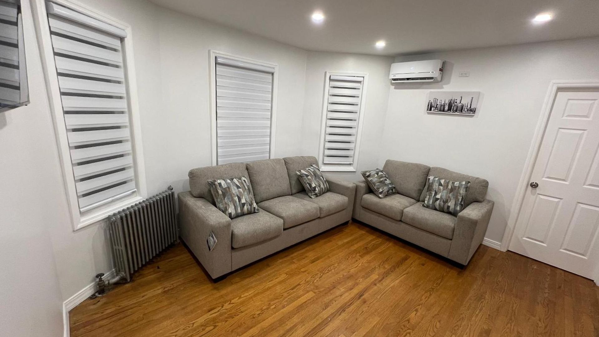 Cozy 2-person Near Jfk Airport & Shopping Area Apartment *