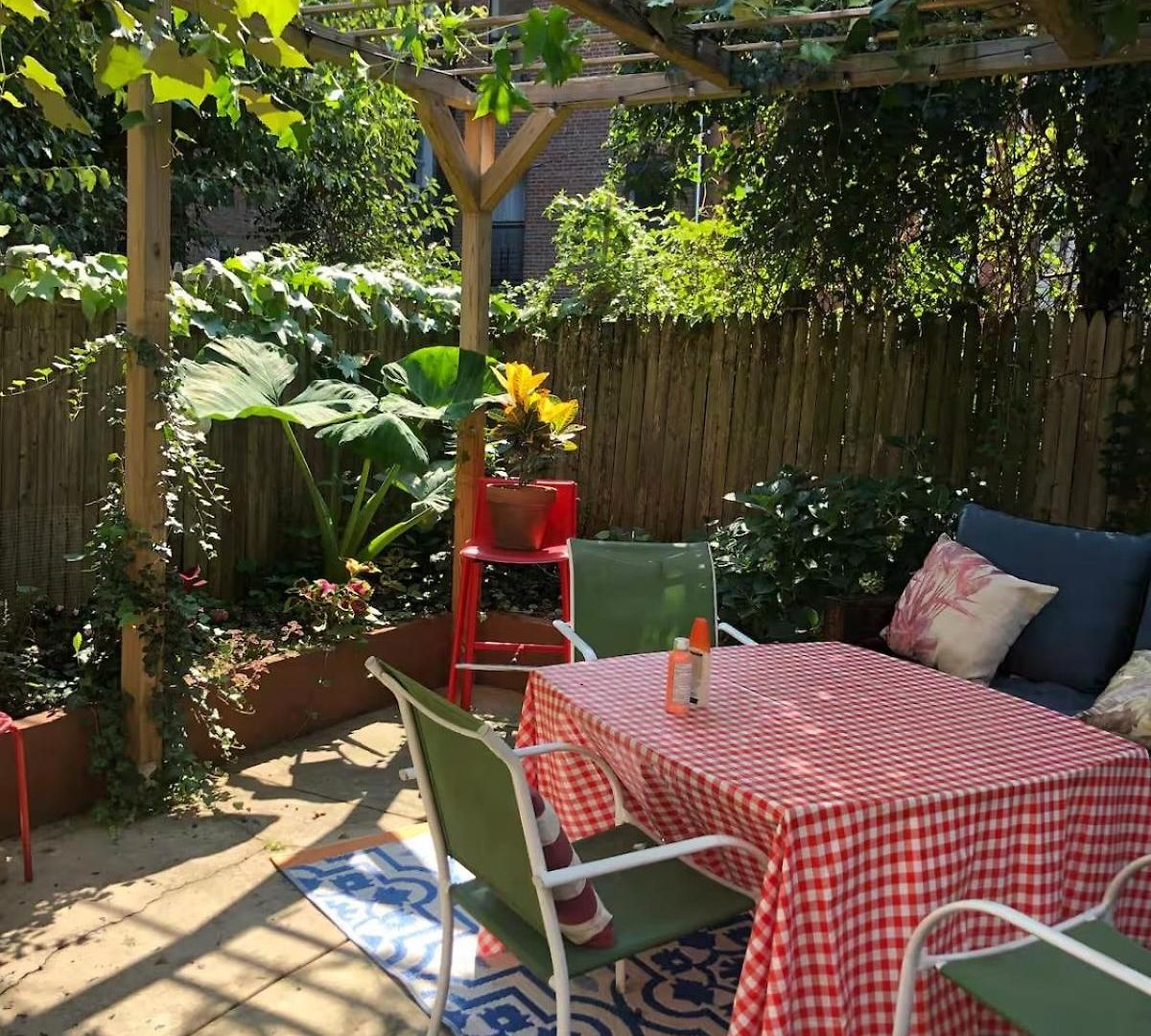 Enchanting Brownstone With A Magical Garden Apartment *