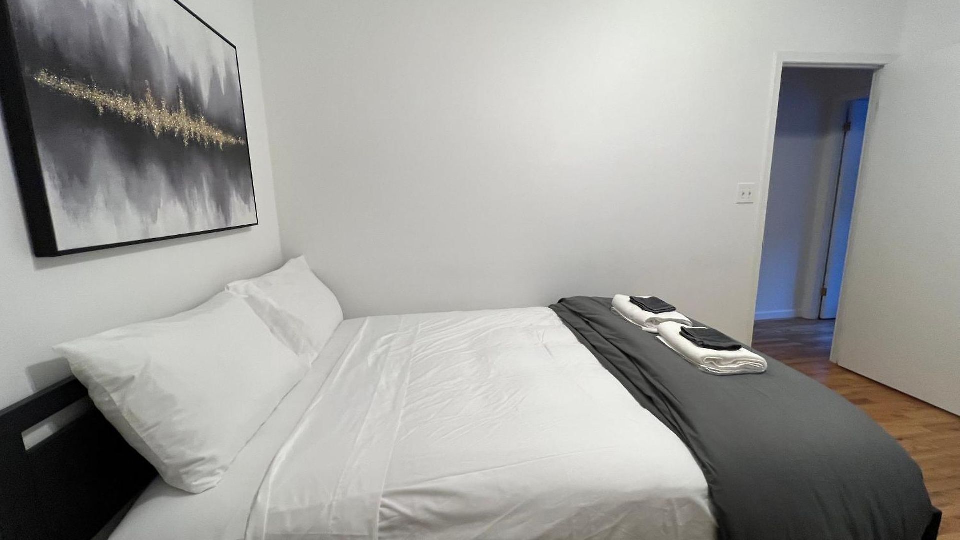Signature By Times Square Apartment