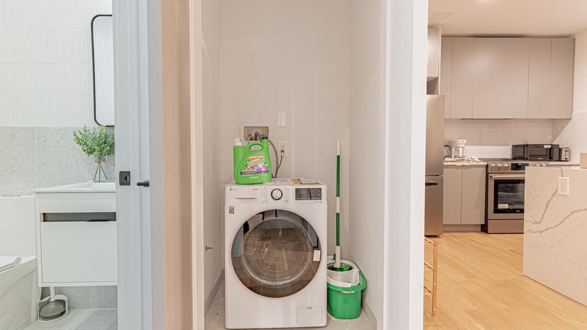 Chic In Brooklyn W Washer & Dryer Apartment *