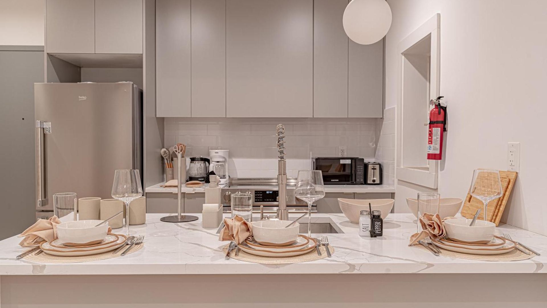 Chic In Brooklyn W Washer & Dryer *