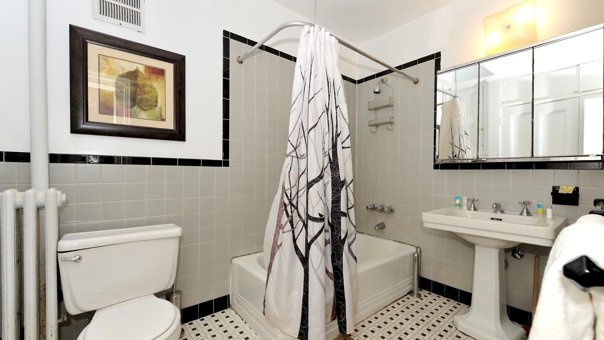 Apartment Comfy 3 Bedroom 1 Bath In Nyc *