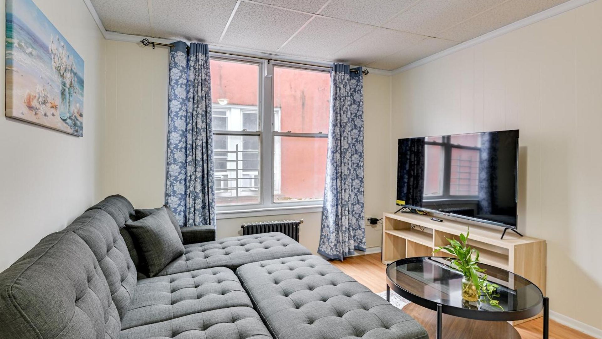Apartment Easy Train Access! Quiet Commuter New York