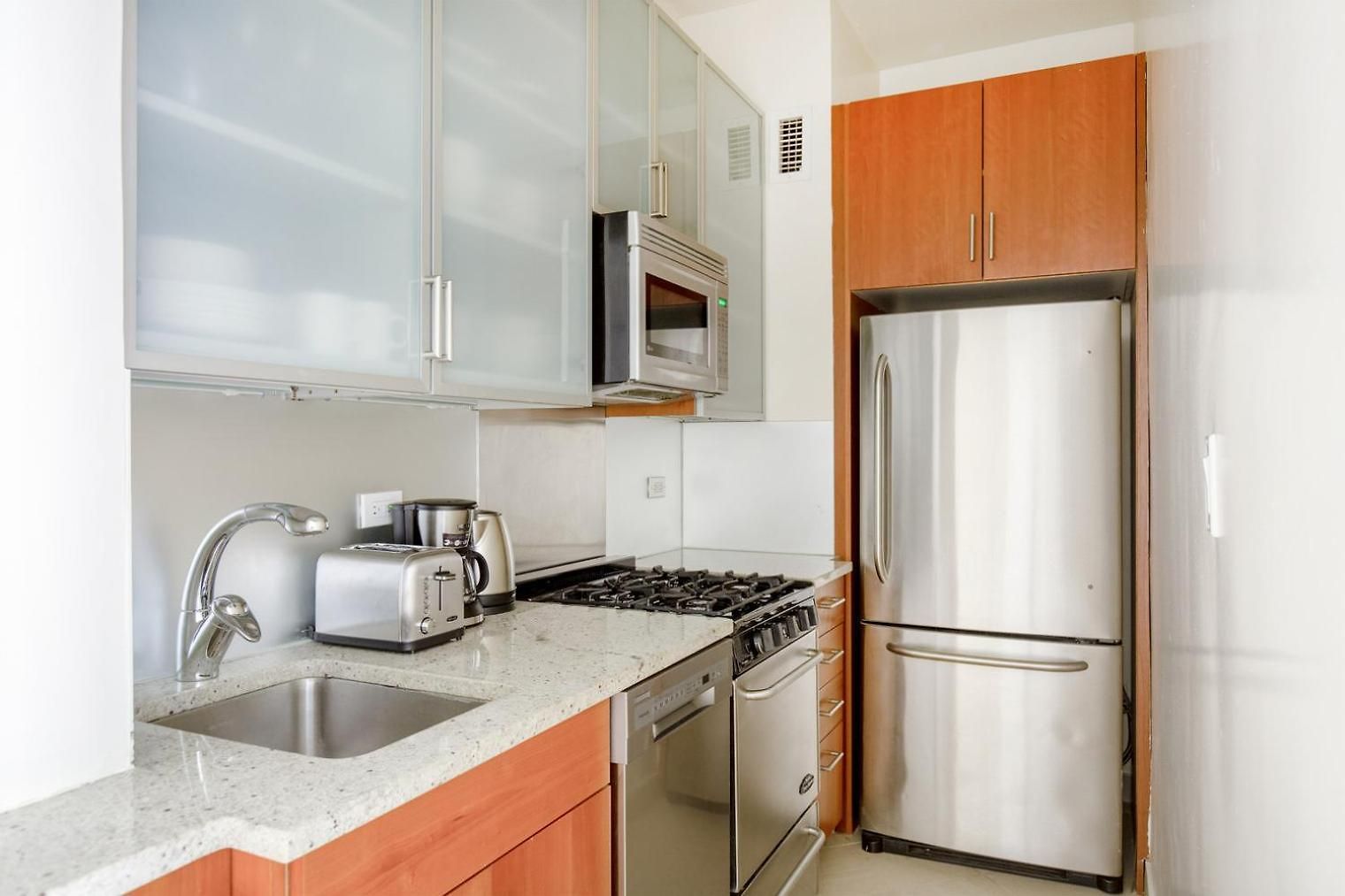 Midtown 1br W Gym Doorman Nr Grand Nyc-746 *