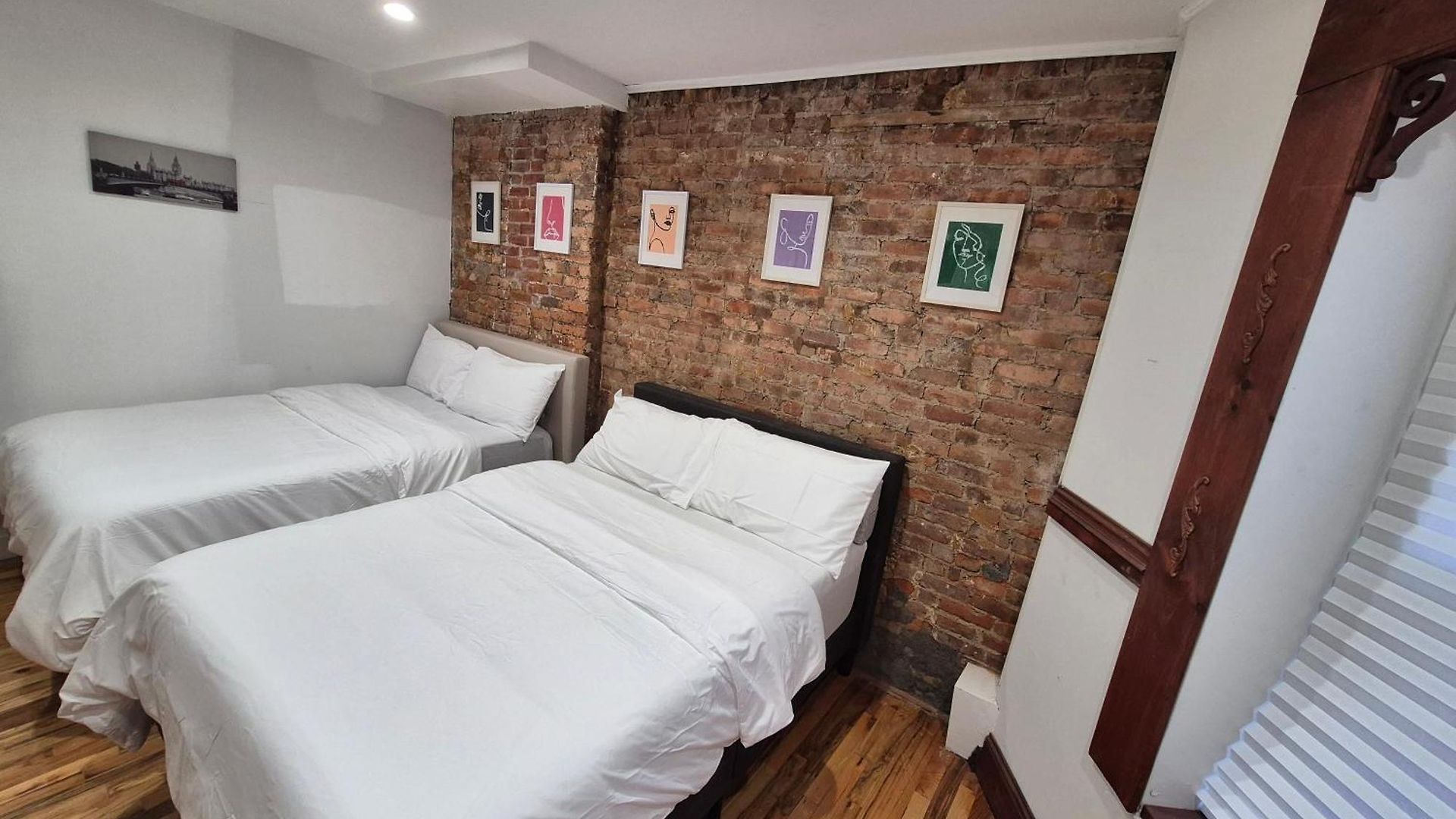 Relax And Unwind At Chic Bed-stuy Brownstone Apartment New York