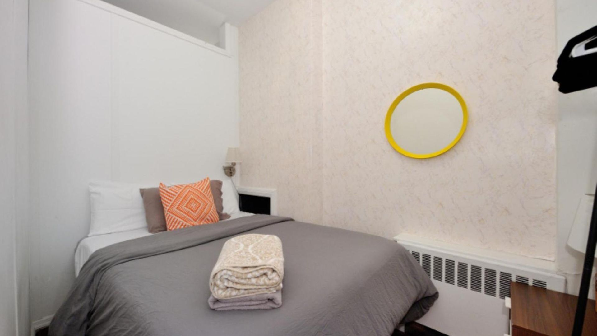 Spacious 3 Bedroom In Prime Location Of Nyc Apartment New York
