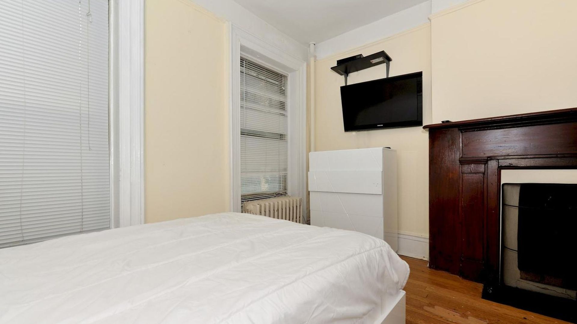Apartment Comfy 3 Bedroom 1 Bath In Nyc