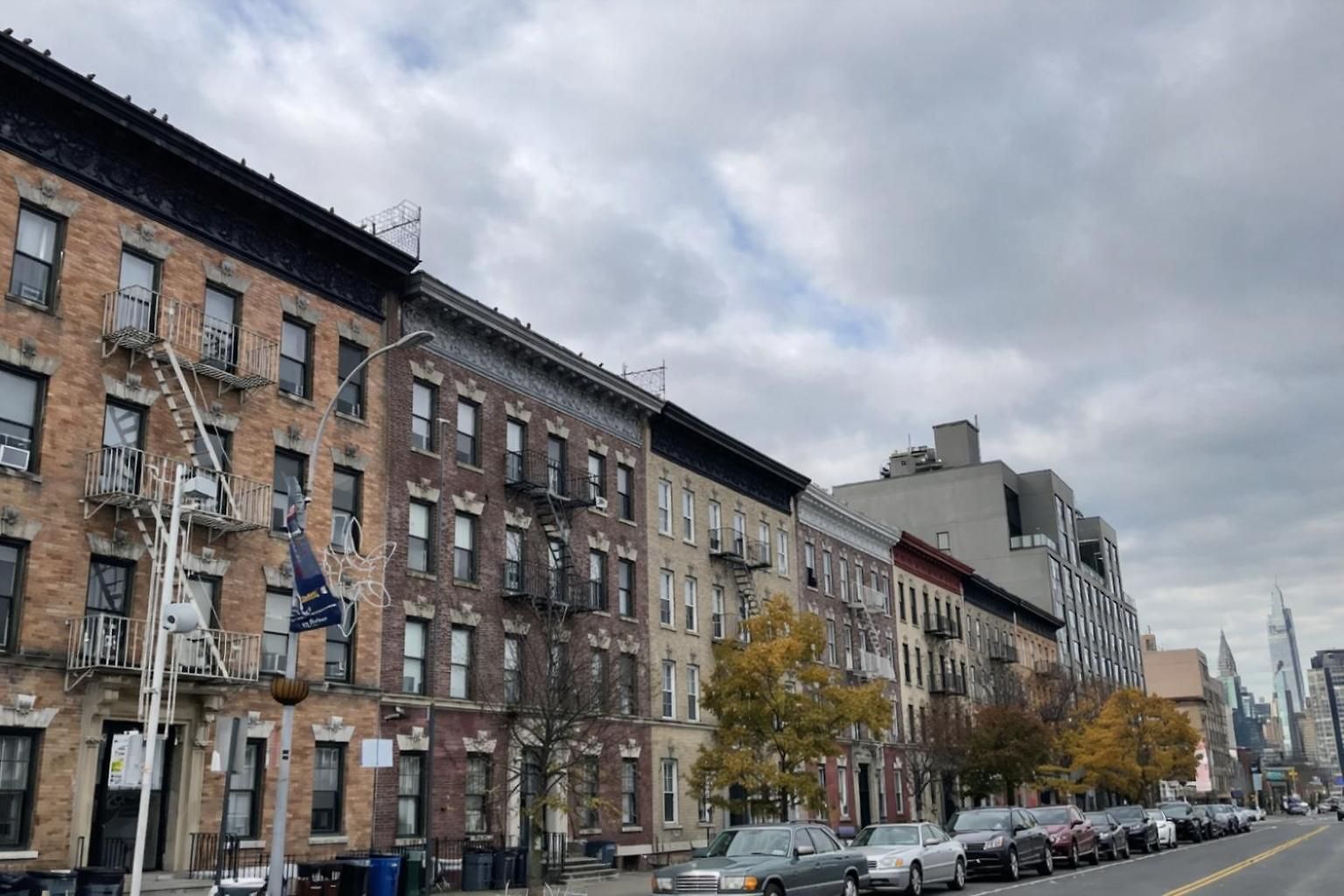 In A 2 Bedrooms Long Island City, Kitchen And Bathroom Shared With Very Host Apartment