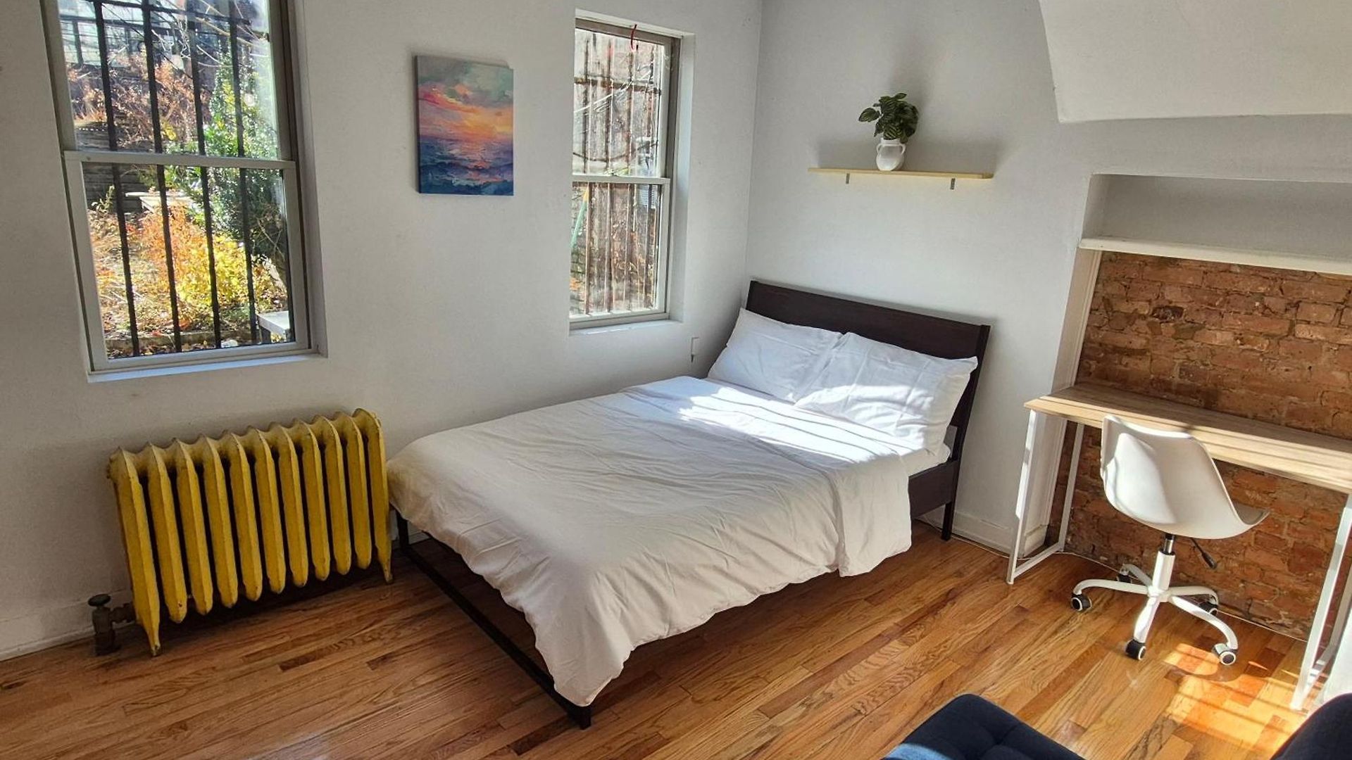 Relax And Unwind At Chic Bed-stuy Brownstone Apartment New York