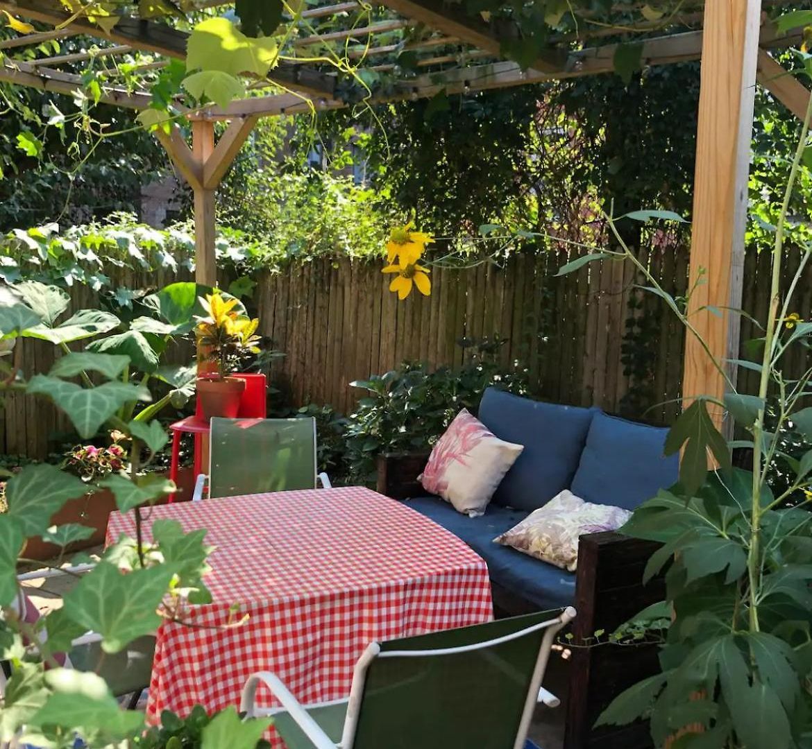 Apartment Enchanting Brownstone With A Magical Garden New York